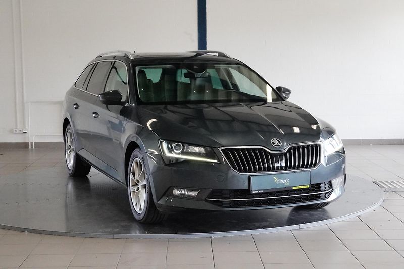 Škoda Superb - fotka 8 z 30