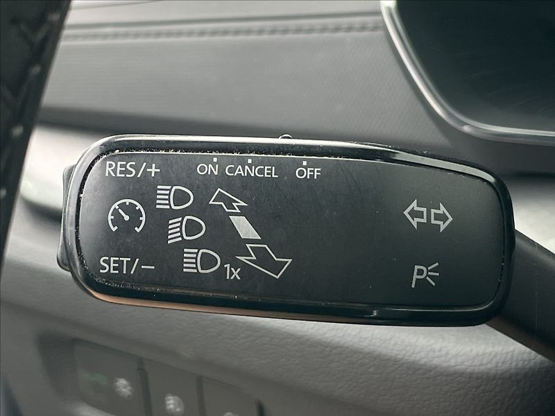 Škoda Octavia 2,0 TDI Combi Ambition Plus - fotka 11 z 24