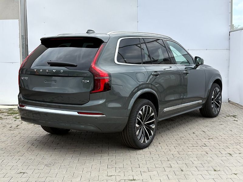 Volvo XC90 Plus Bright T8 299kW - fotka 5 z 26