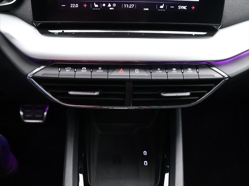 Škoda Octavia 2,0 TDI 110kW DSG Style Sport - fotka 24 z 34