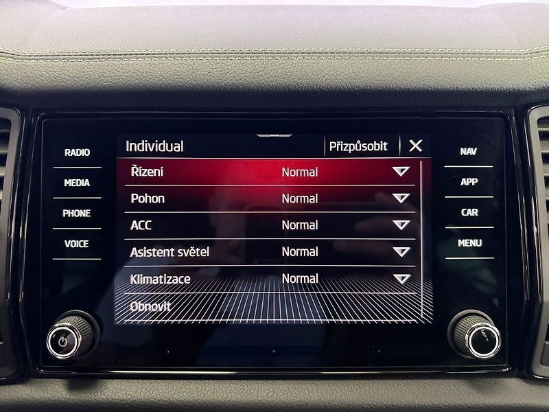 Škoda Kodiaq 2.0 TDI DSG 4X4 SPORTLINE, ACC - fotka 21 z 30