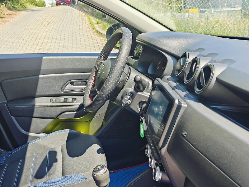 Dacia Duster (2022) 1,0 TCe 74 kW Prestige LPG - fotka 21 z 42