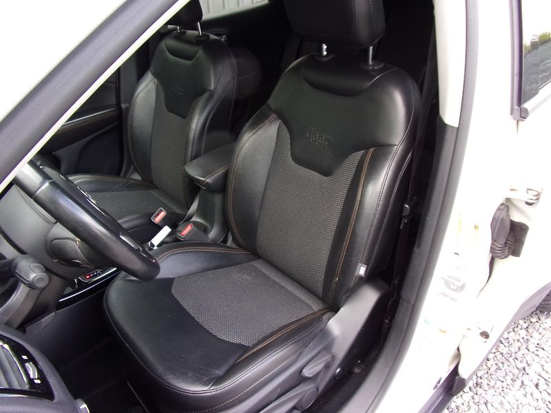 Jeep Compass  2.0M-Jet4X4 LONGITUDE 85000KM - fotka 15 z 26