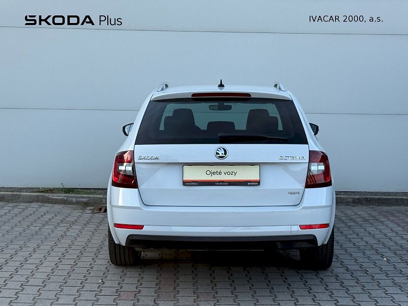 Škoda Octavia (2019) Combi 2.0 Tdi 135 kW DSG 4x4 L - fotka 6 z 27