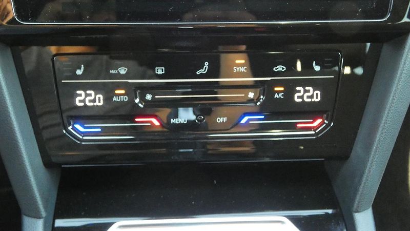 Volkswagen Arteon Shooting Brake 2.0 TDI DSG 4Mo - fotka 16 z 26