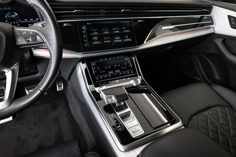 Audi SQ8 4.0 TDI/Bang&Olufsen/360/Pano - fotka 12 z 27
