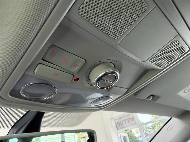 Seat Alhambra 1,4 TSI, 7-míst,Navi,Panorama - fotka 23 z 33