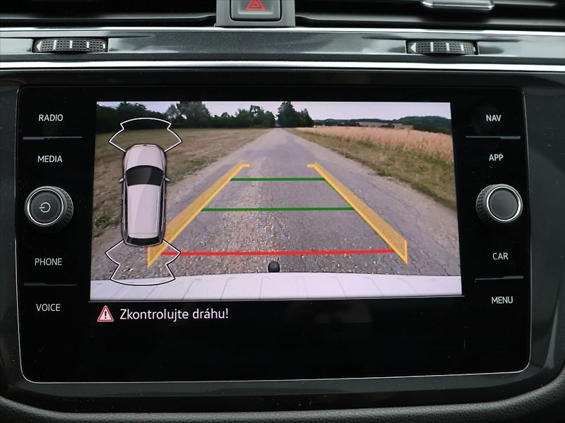 Volkswagen Tiguan Allspace 2,0 TSI 4x4 DSG R-Line 7-Míst - fotka 31 z 44