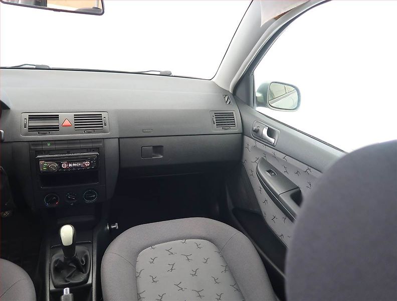 Škoda Fabia (2002) 1.4, Tažné, zamluveno - fotka 8 z 14