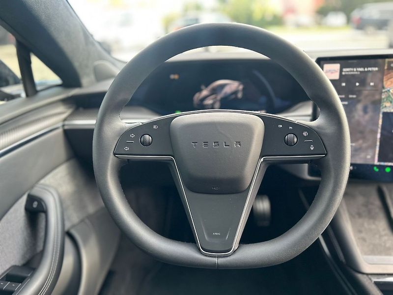 Tesla Model S - fotka 3 z 30