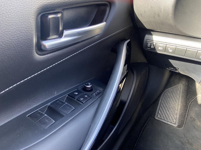 Toyota Corolla 1.2 TURBO 85kW Style TECH - fotka 13 z 20