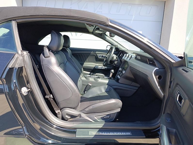 Ford Mustang 2.3 ECOBOOST CONVERTIBLE  - fotka 22 z 32