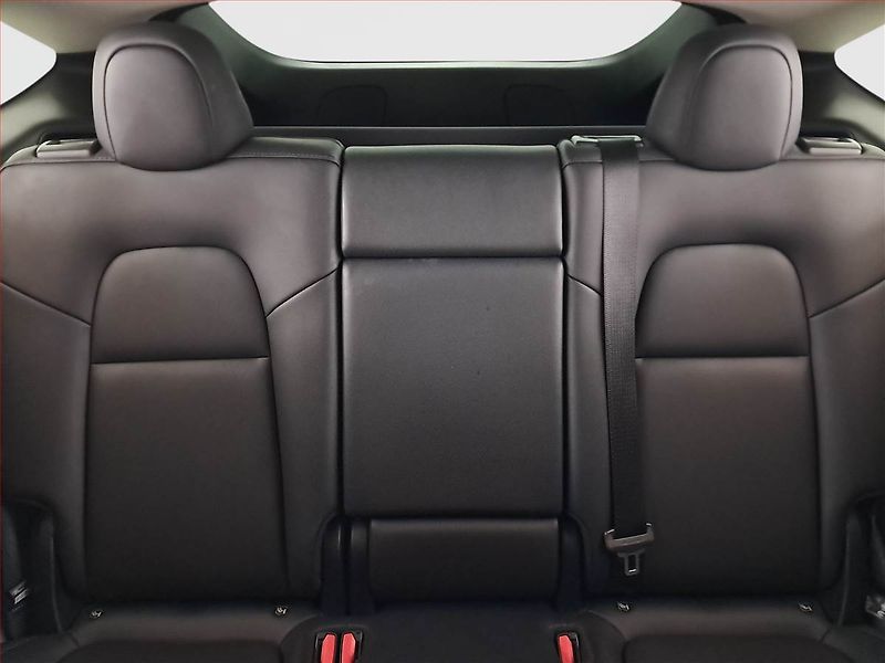 Tesla Model Y (2023) Long Range AWD 79kWh, SoH 91% - fotka 10 z 21