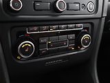 Volkswagen Golf (2011) Exclusive 1.6 TDI, Serv.kniha - náhled 15