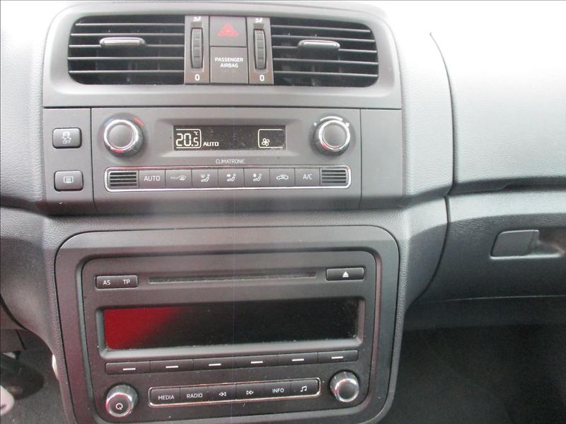 Škoda Roomster 1,2 TSi, aut.klima,serv.kniha, - fotka 15 z 27
