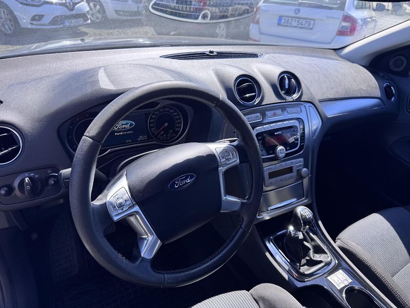 Ford Mondeo 2.0 TDCi, 103 kW, kombi - fotka 11 z 19