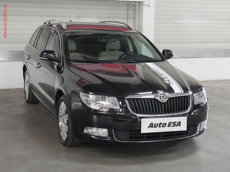 Škoda Superb (2010) 2.0 TDi 4x4, AC, bixen, park - fotografie inzerátu