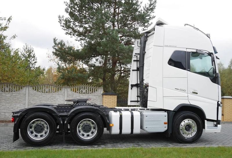 Volvo FH (2021) 16.650 6x4 tahač 100t EURO 6 - fotka 3 z 15