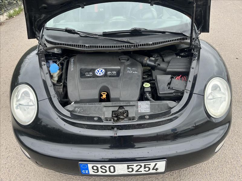 Volkswagen New Beetle 1,6 i STK 4/2028 EKO ZAPLACENO - fotka 22 z 28