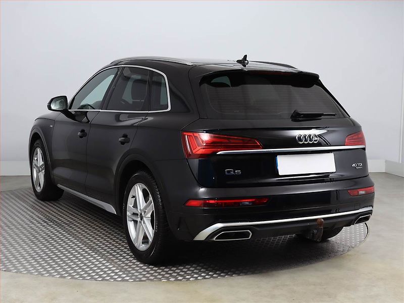 Audi Q5 (2023) 40 TDI - fotka 4 z 23
