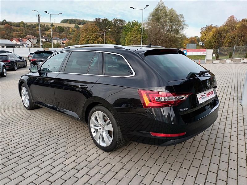 Škoda Superb 2,0 TDI,110KW,NAVI,VÝHŘEV, - fotka 7 z 41
