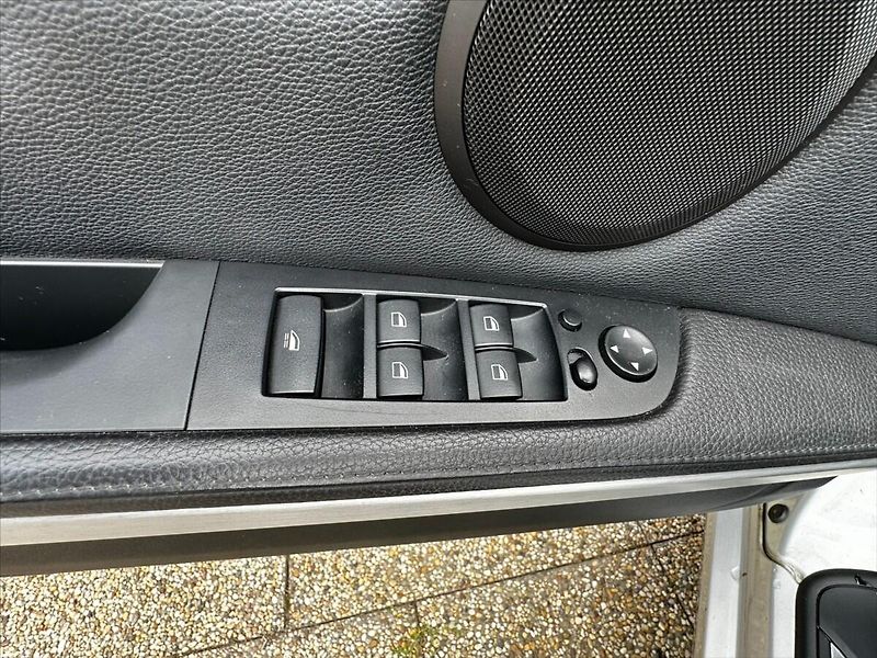 BMW Řada 3 325d kabrio, automat - fotka 23 z 46