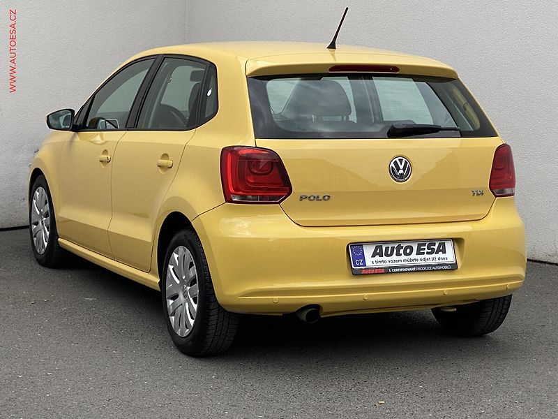 Volkswagen Polo (2010) 1.6 TDi, Comfortline, DSG - fotka 6 z 14