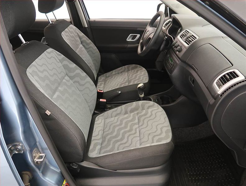 Škoda Fabia (2008) Ambiente 1.2, nová STK - fotka 9 z 15