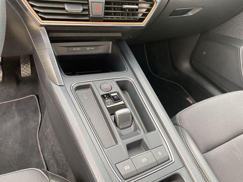 Cupra Formentor (2024) 1.5 TSI DSG - fotka 28 z 36