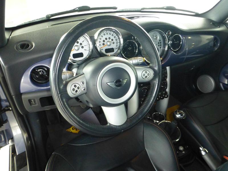 Mini Cooper (2005) 1,6-85KW*VYHŘ.SED*KLIMA*CABRIO - fotka 13 z 22