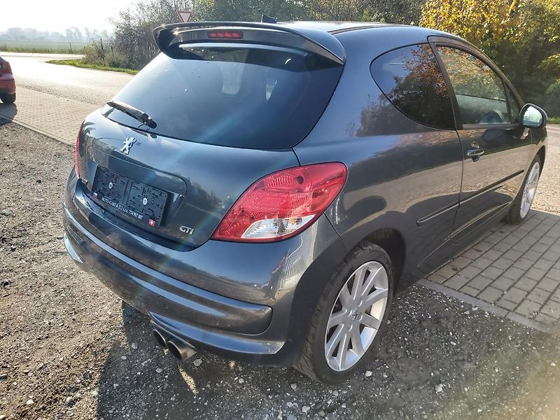 Peugeot 207 (2009) 1,6 128 KW  GTI - fotka 11 z 27