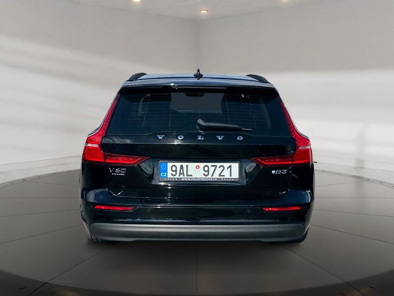 Volvo V60 (2022) CORE B3 MHEV 120kW CZ DPH - fotka 5 z 11