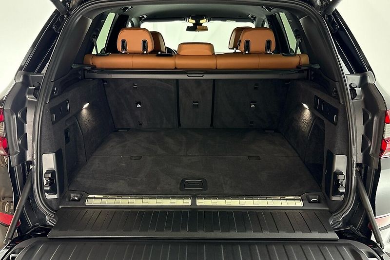 BMW X5 xDrive45e - fotka 11 z 26