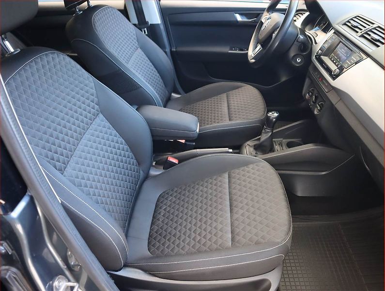Škoda Fabia (2018) Ambition 1.0 TSI, Tempomat - fotka 9 z 18