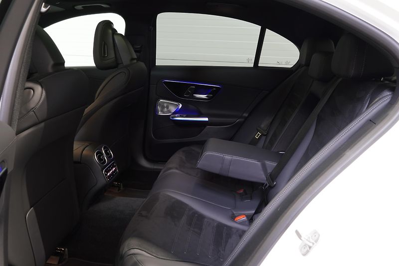 Mercedes-Benz Třídy C C300 4M,HUD,DPH,AMG,PANO,ZÁRUK - fotka 20 z 37