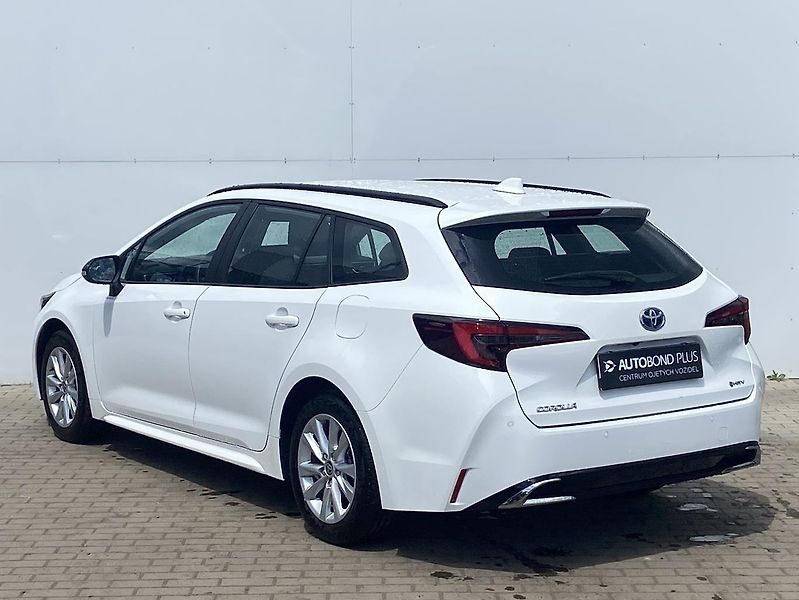 Toyota Corolla 1.8 HSD e-CVT Comfort TECH - fotka 7 z 21