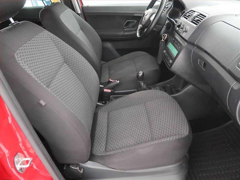 Škoda Fabia (2014) Ambition 1.6 TDI - fotka 9 z 16