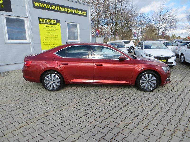 Škoda Superb 1,4 TSI PHEV DSG Style 115kW - fotka 9 z 25