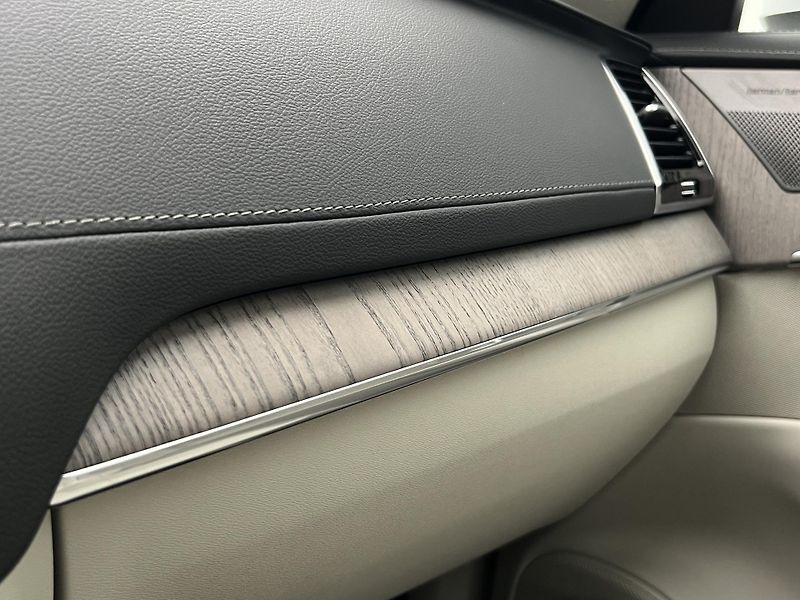 Volvo XC90 B5 AWD ULTIMATE BRIGHT 7 MÍST  - fotka 31 z 51