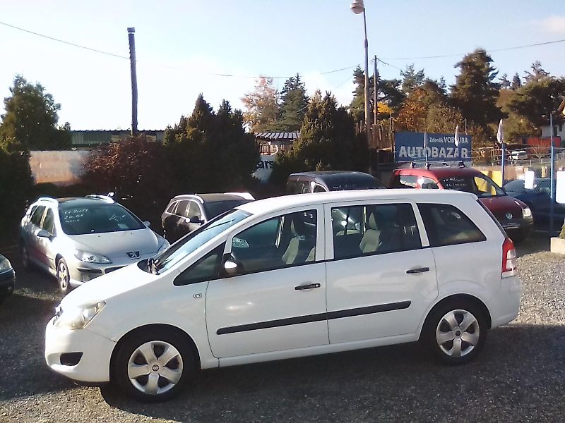 Opel Zafira (2009) 1.6i 16V, 7míst, 2.majitel - fotka 9 z 29
