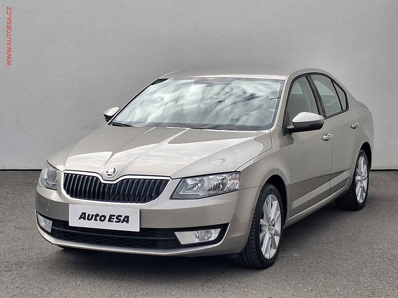 Škoda Octavia (2014) 2.0 TDi, 2.maj,ČR, Style - fotka 3 z 16