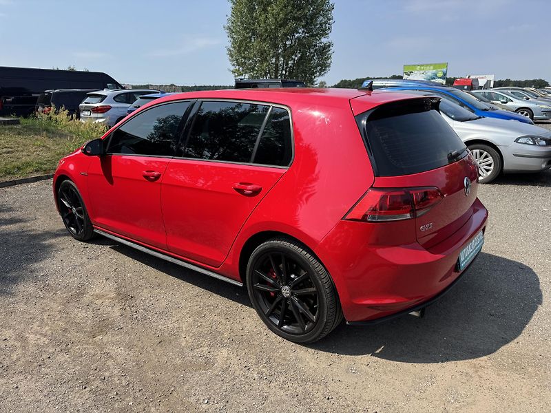 Volkswagen Golf 2.0 GTI 169KW - fotka 8 z 16