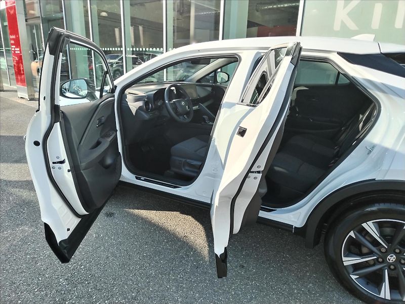 Toyota C-HR (2026) 1.8 HYBRID e-CVT  STYLE - fotka 4 z 12