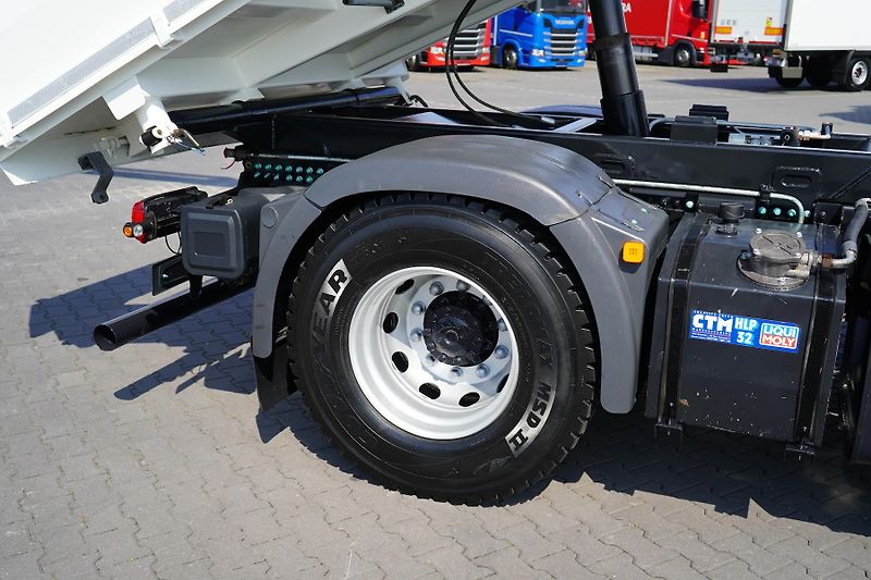 MAN TGS (2015) 18.480 / E 6 / 4 X 4 / WYWROTK - fotka 19 z 56
