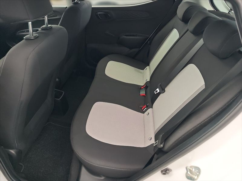 Hyundai i10 1,0 i Comfort Club - fotka 8 z 11