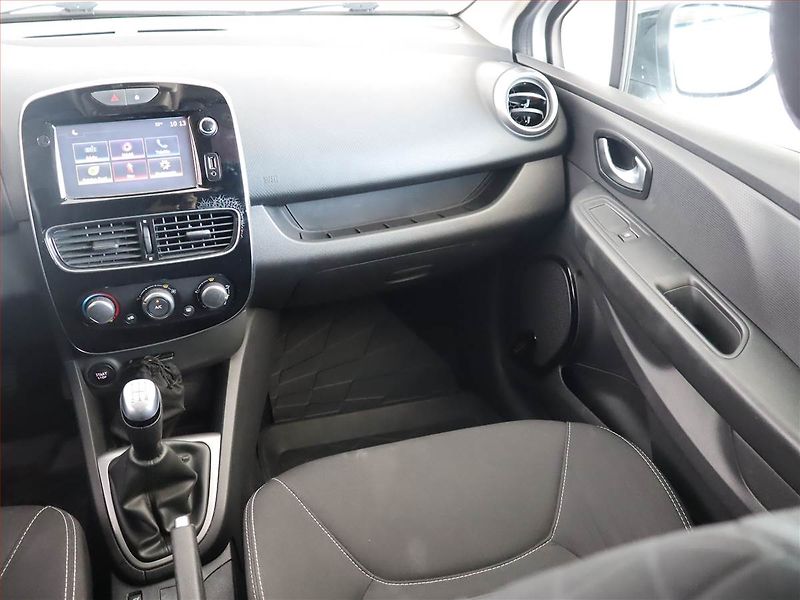 Renault Clio (2018) Limited 0.9 TCe, Navi - fotka 8 z 19