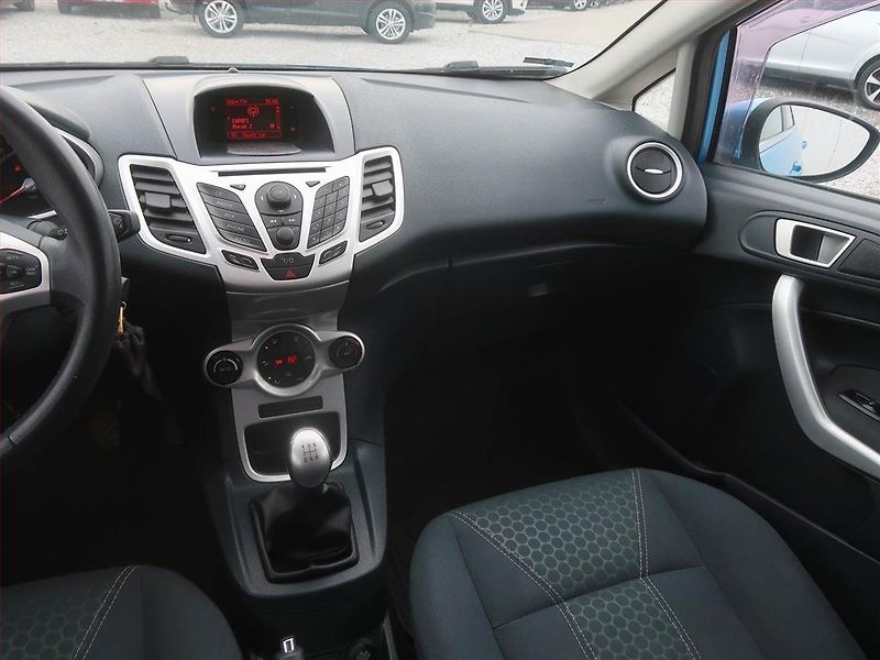 Ford Fiesta (2012) Titanium 1.4, Serv.kniha - fotka 8 z 15