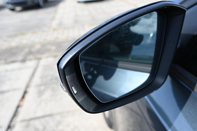 Škoda Octavia 1.6TDI 85KW DSG Clever 9/2018 - fotka 35 z 50