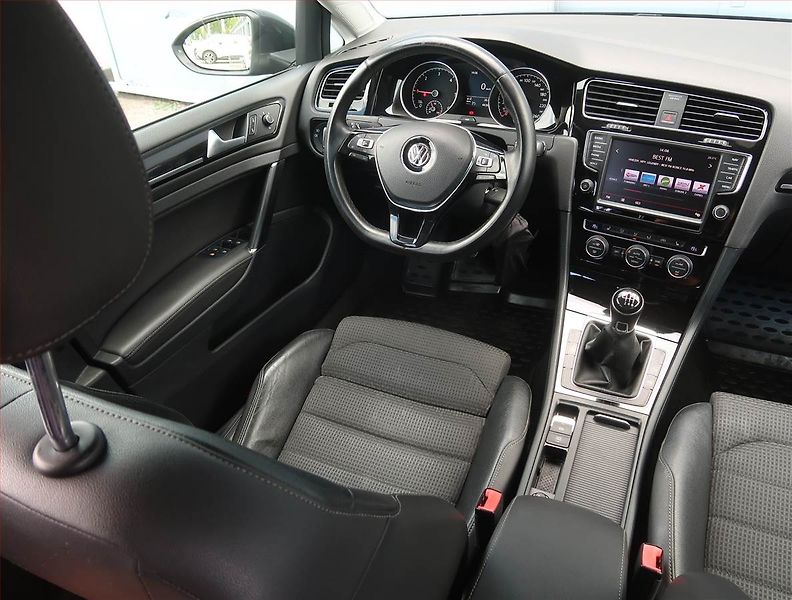 Volkswagen Golf (2014) 2.0 TDI, Serv.kniha, Navi - fotka 7 z 18