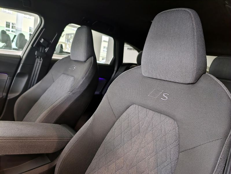 Audi A5 (2025) Avant TDI quattro S line Tech+ - fotka 12 z 32